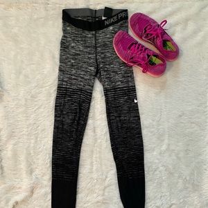 Nike Pro Striped leggings